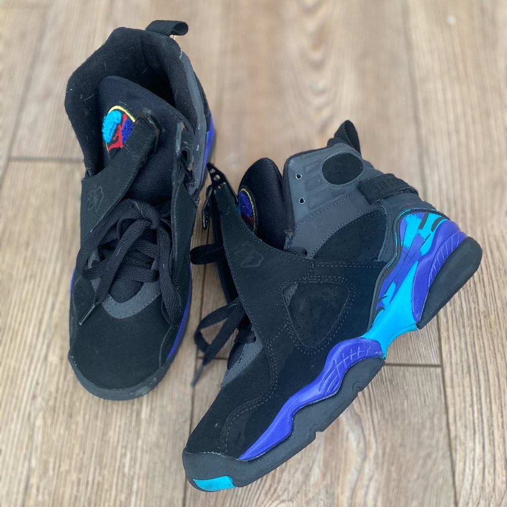 Jordan 8 aqua kid size 4Y